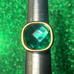 Vintage Ladies Gold Tone with Green Faceted